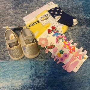 Girls Gift Set with Gold Glitter Kids Shoes, Barrettes O-6 Months Cute Socks